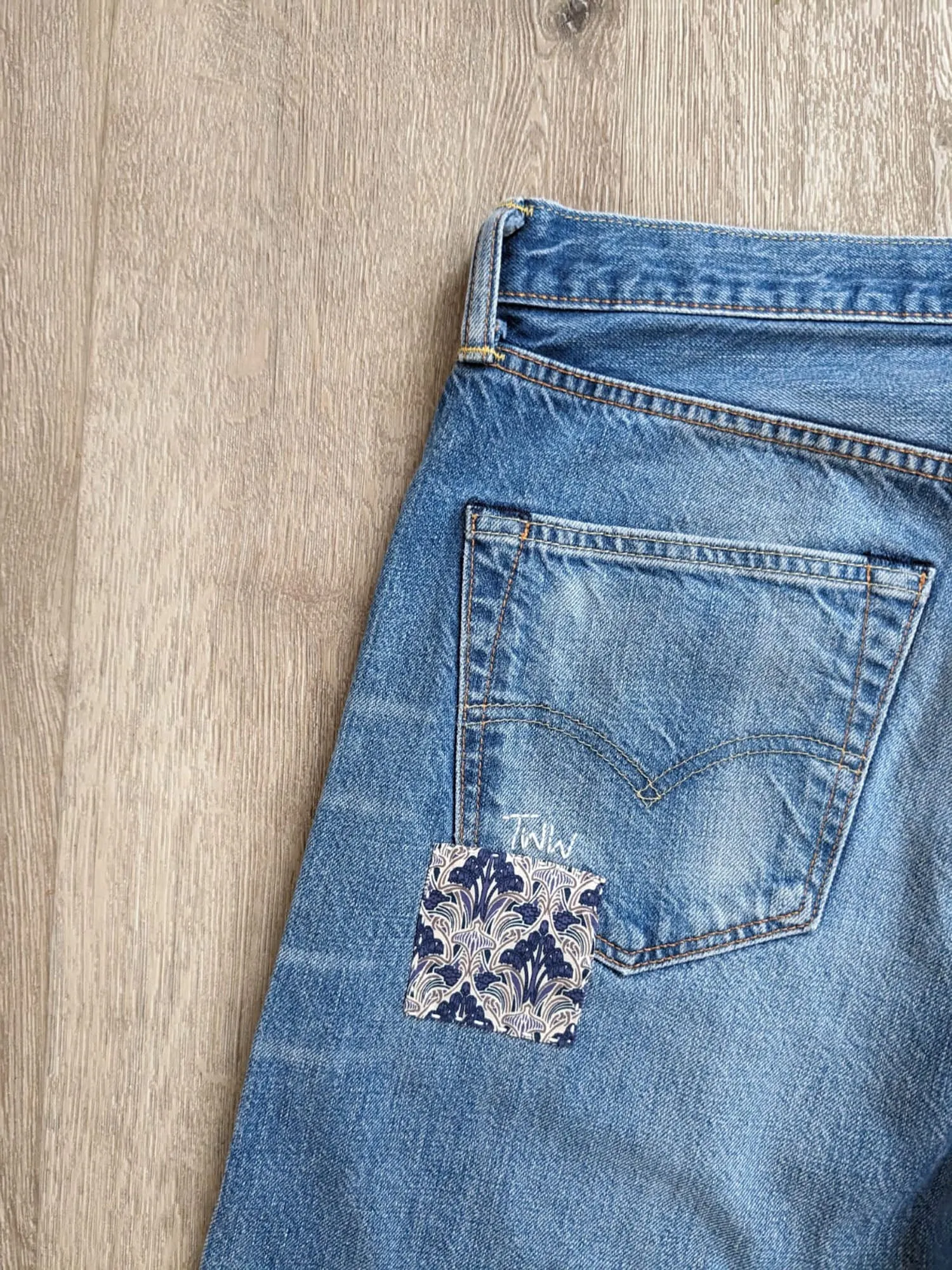 #24 Patched Vintage Jeans 30"