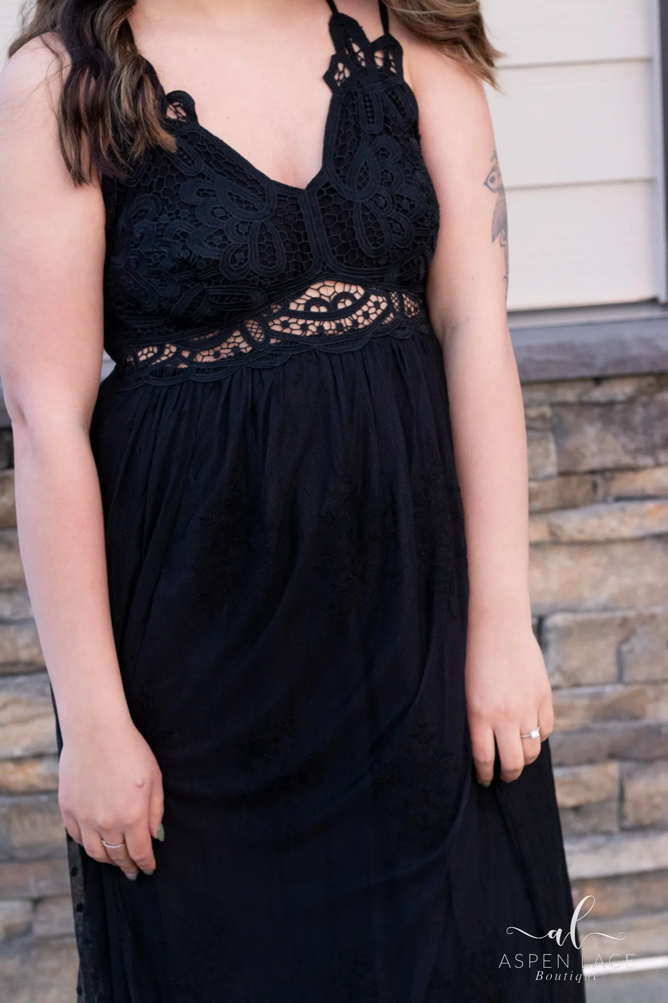 Aurora Lace Maxi Dress (Black)