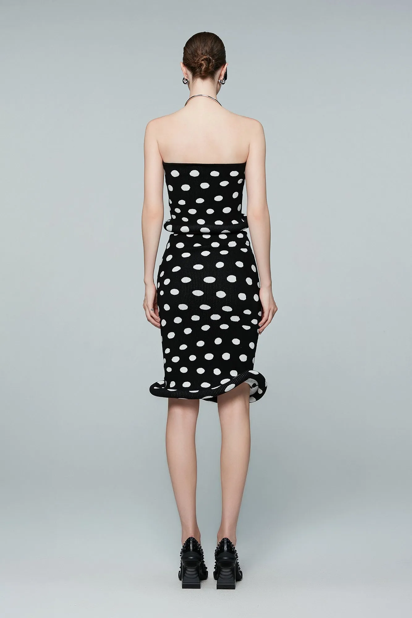Twisted polka dot knitted half skirt